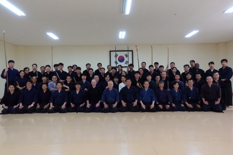 스가와라 테츠타카 선생 가토리신토류 검술 강습회 실시
